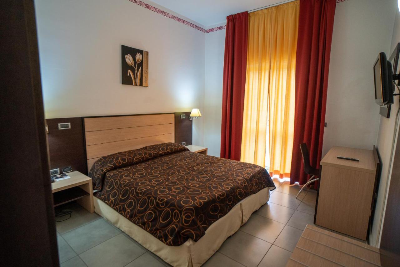 Hotel Insteia Polla Exteriör bild