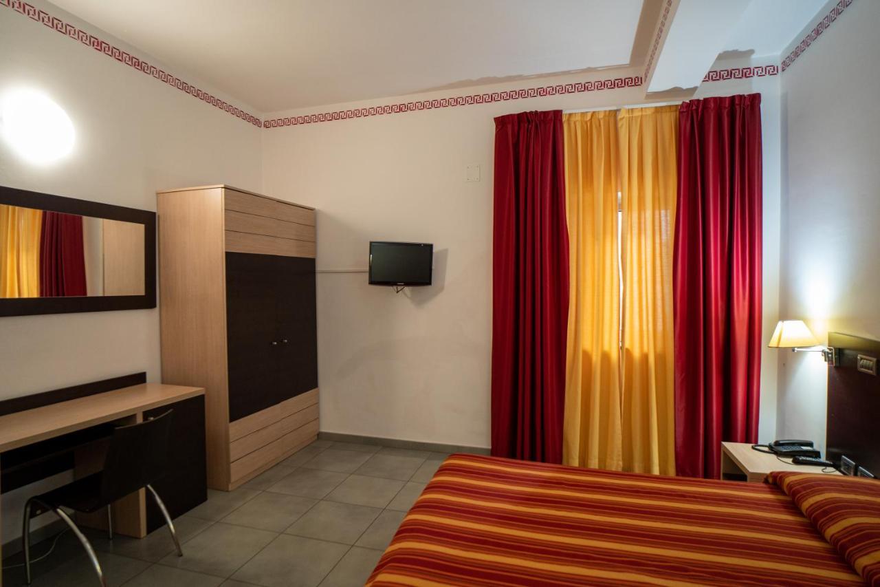 Hotel Insteia Polla Exteriör bild