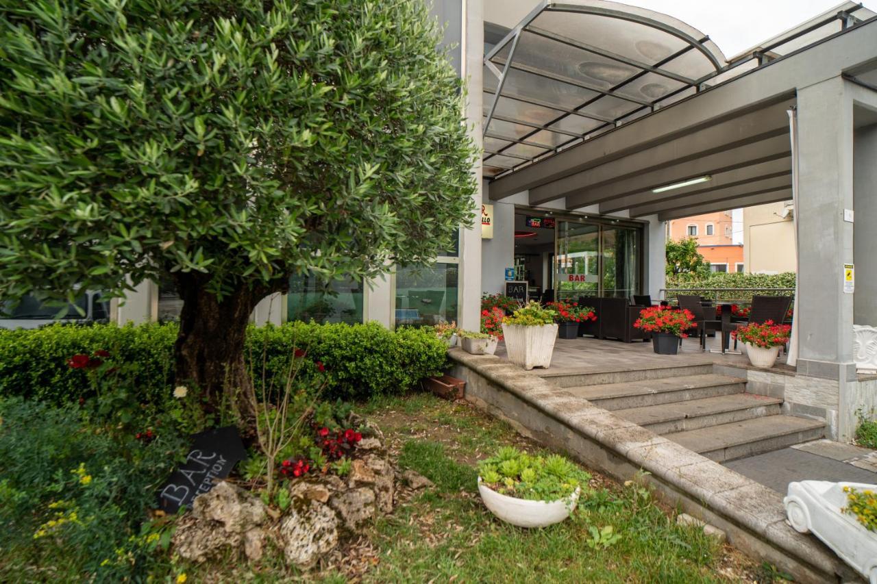 Hotel Insteia Polla Exteriör bild