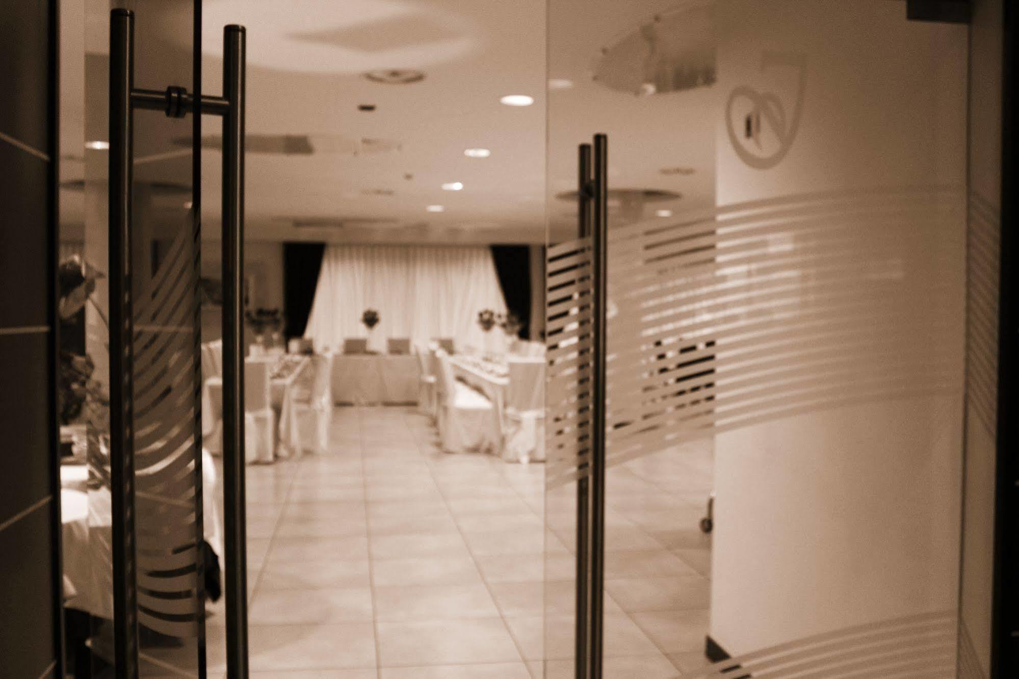 Hotel Insteia Polla Exteriör bild