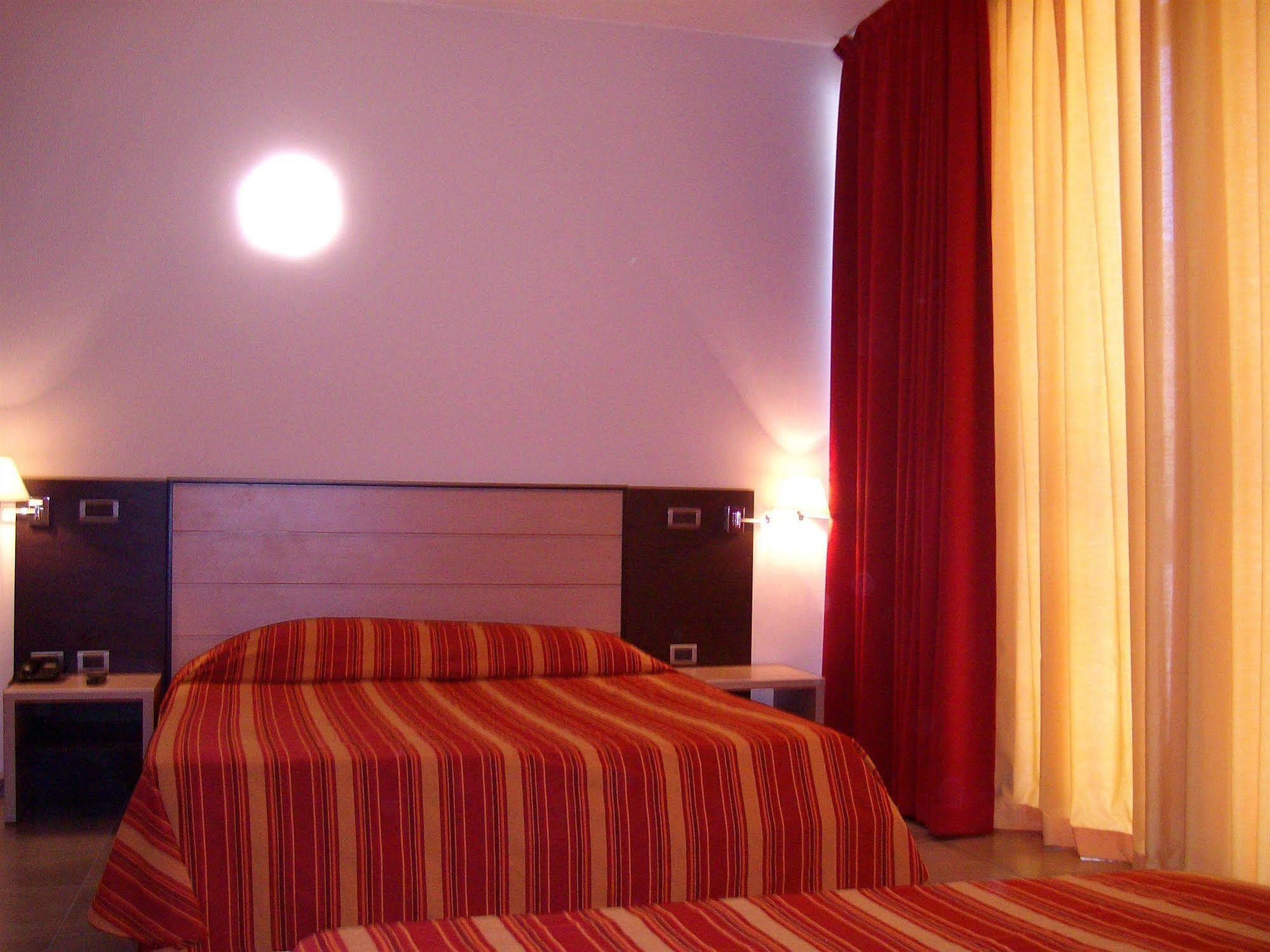 Hotel Insteia Polla Exteriör bild